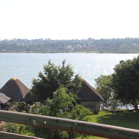 Sky Beach Hotel Entebbe Exterior foto