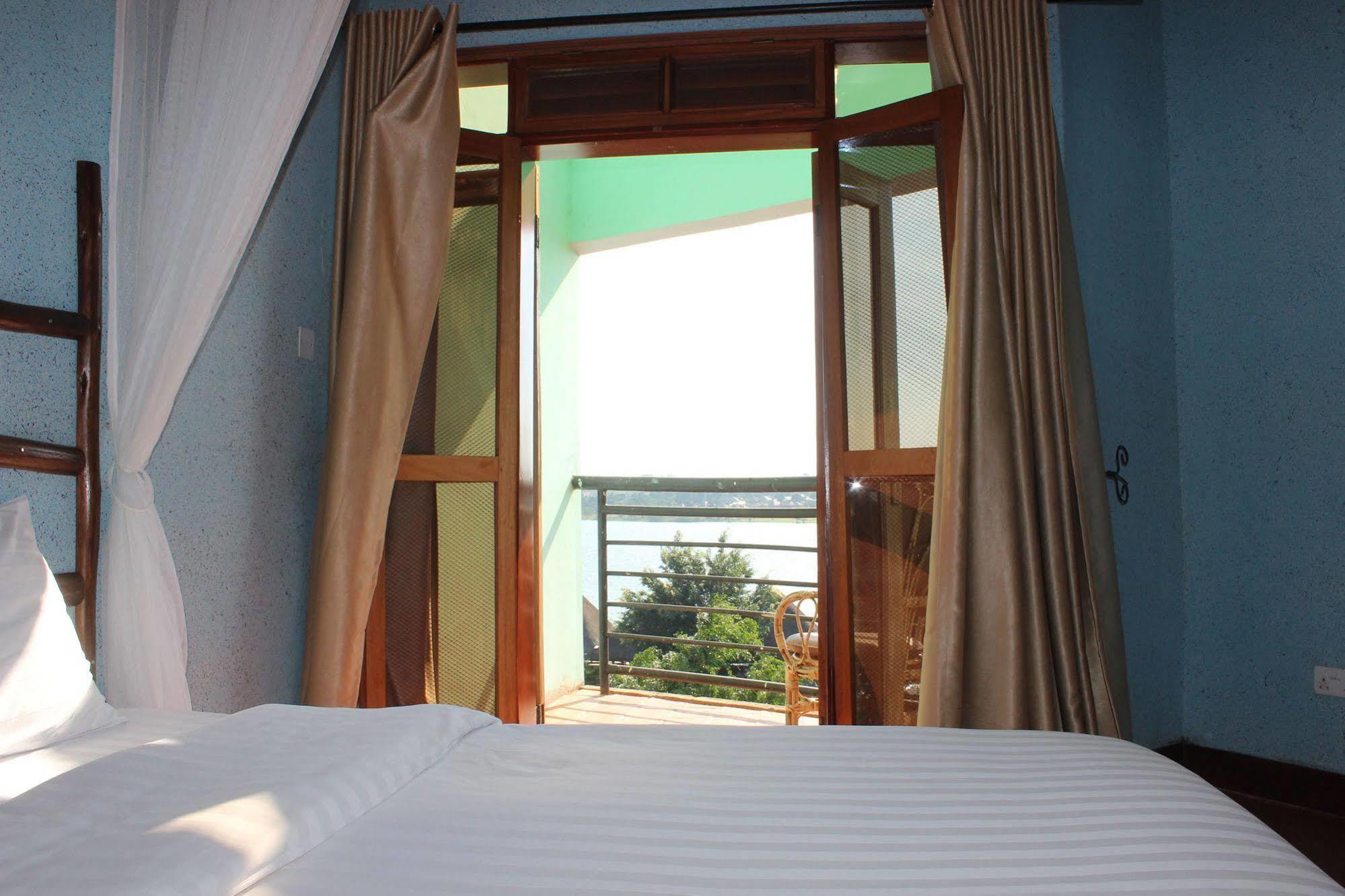 Sky Beach Hotel Entebbe Exterior foto